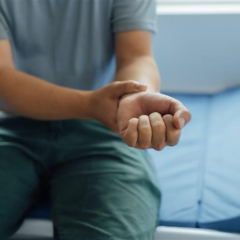 carpal_tunnel_decompression_surgery_detail