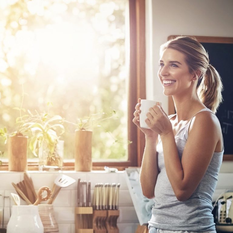 woman_getting_rf_microneedling_session